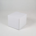 Tabouret blanc en carton pour home staging